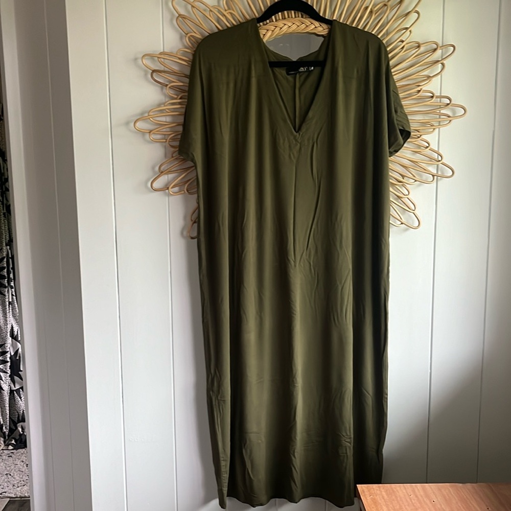 Fighting eel dress